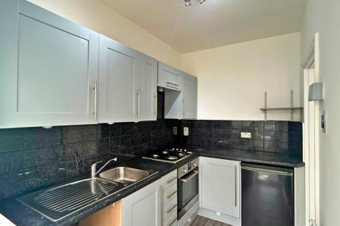 3 Villdale Avenue, Offerton, Stockport photo 3