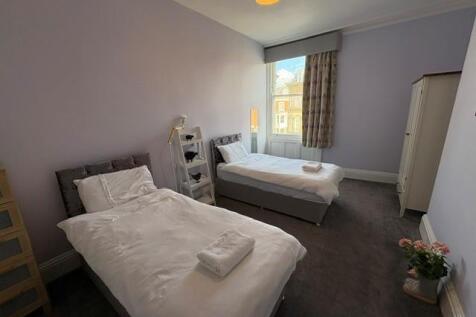 Albion Crescent, Scarborough photo 5
