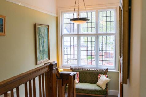 First Floor Split Level Galleried Landing