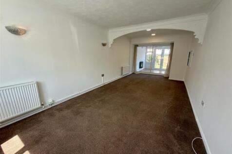 East Park, Harlow, Essex photo 3