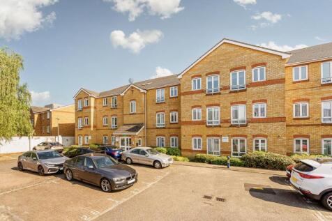 Hounslow, TW3 - property photo