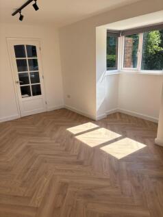 2 bed maisonette to rent