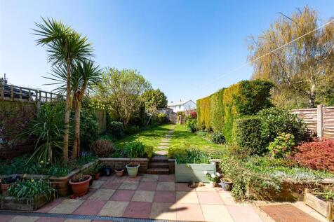 152 Fairview Road-garden2 APR25.jpg