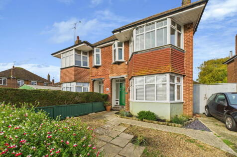 Worthing, BN11 - property photo