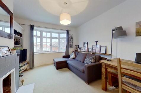 Godley-Road-Earlsfield-SW18-11152021_183249.jpg