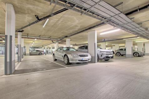 Garage area 1.jpg