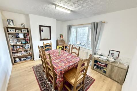 REAR DINING ROOM