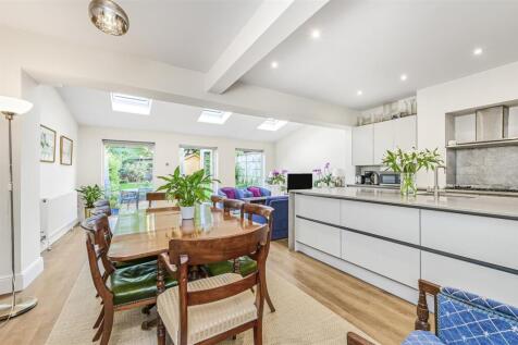 James_Anderson_-_Richmond_Park_Road_London__SW14_8