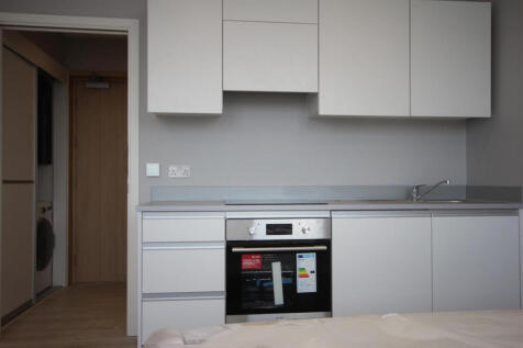 Neasden Lane, London, NW10 1 photo 3