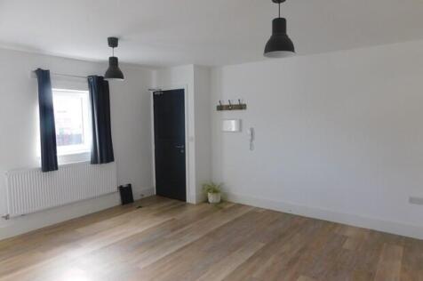 Flat , Wharf Road, NN10 photo 5