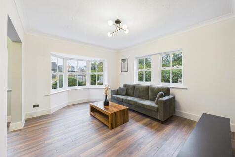 Castledene Court, South Gosforth photo 2