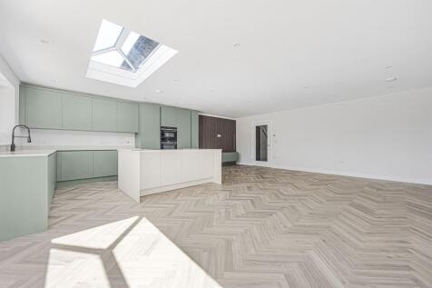 Kitchen/Dining/Famil