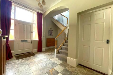 Entrance Hall (Ground Floor)