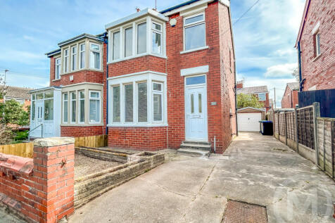 Blackpool, FY3 - property photo