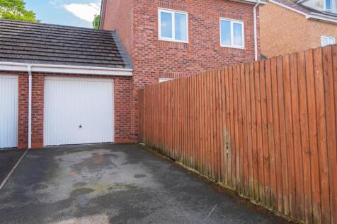 Garage / Parking