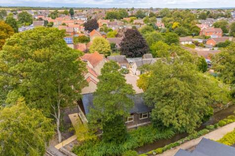 1347880-6-68b8549d09542