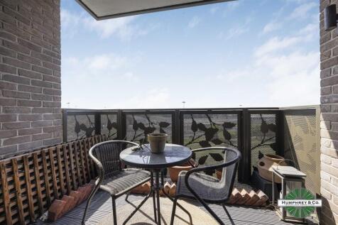 Flat 17 Dunedin Road 142 Siskin Apartments -006.JP