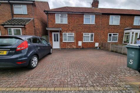 6-bed house on Littlehay Road, £3,200/mo