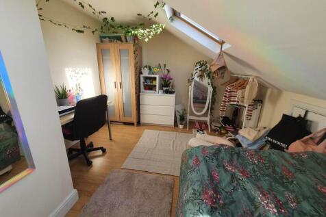 Top floor front bedr