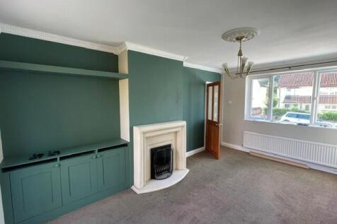 living room- photo 2