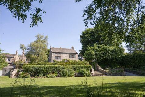 Expansive Lawn