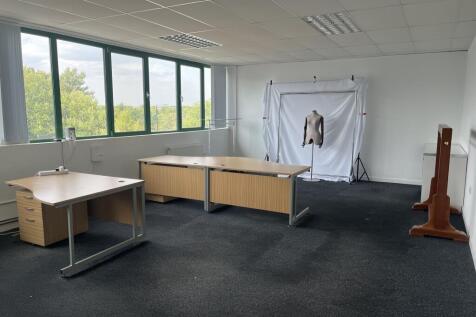 Serviced Office to rent Image 3