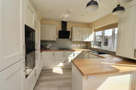 DINING/KITCHEN