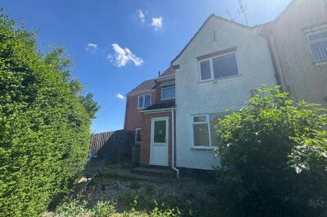 7 Bedroom Semi-Detached in CV4 8EX