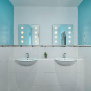 Main family bathroom 