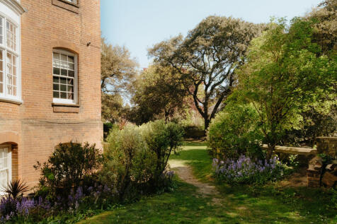 Croft-StLeonards-HelenaCourt-Exterior-18