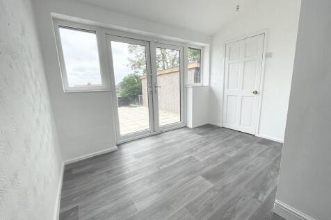 Wesley Terrace, Bramley photo 4