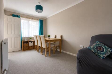 Kershaw Road, Swindon, Wiltshire, SN3 photo 4