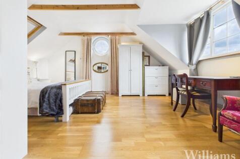 CAM04950G0-PR0108-STILL056 - Copy.jpg