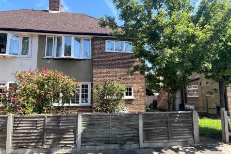 28 Bramley Close May 26.jpg