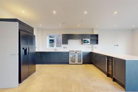 King Edwards Fields 4 Kitchen.jpg