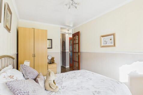 CAM05526G0-PR0057...