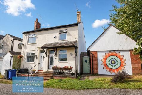 Two  Bedroom Semi Detached Property With Hot Tub 