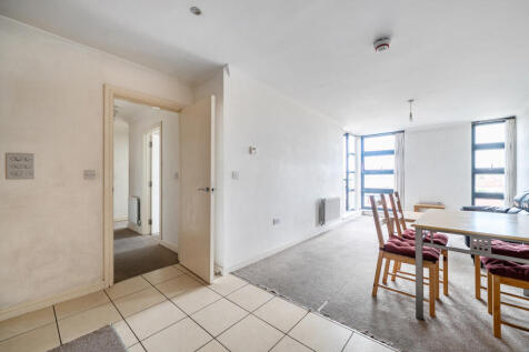 London, NW9 - property photo