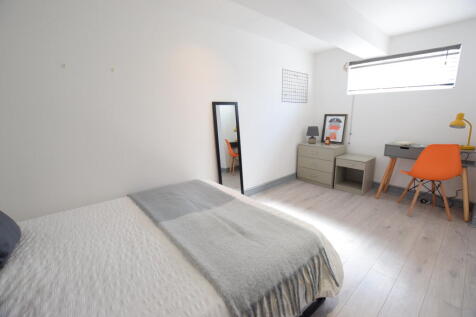 Bills inclusive - Studio Apartment // Monks Road // JUN 2027 photo 3