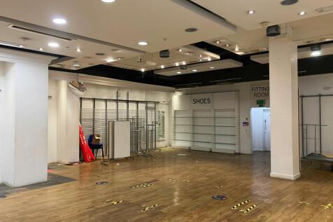 Retail Property (high street) to rent Image 4