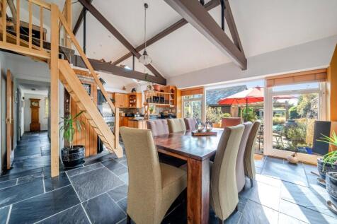 Dining/Kitchen