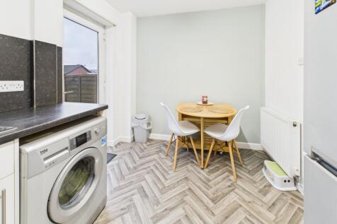 CAM02093G0-PR0062-STILL006