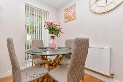 Kitchen / Living Room