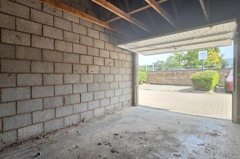 16 - Four Garages in Redcliffe.jpg