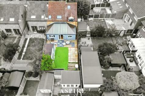 Rayleigh, SS6 - property photo