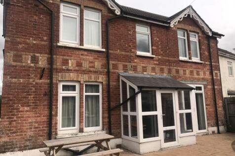 6-bed house on Melville Road, BH9, £3,600/mo