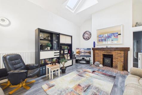 2 - Bungalow for Auction, Southmead, Bristol.jpg