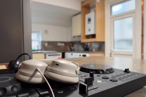 another student property from Award-winning CPS HO