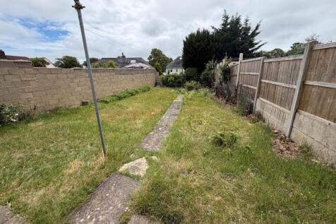 38 rossmore rear garden.jpg