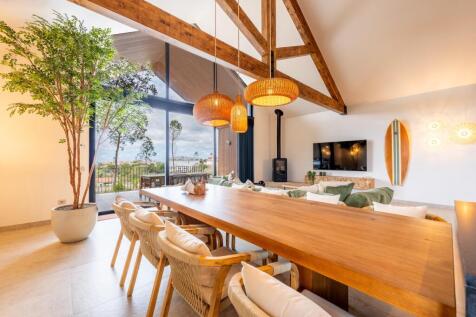 Contemporary Three-Bedroom Villa Combining Design,